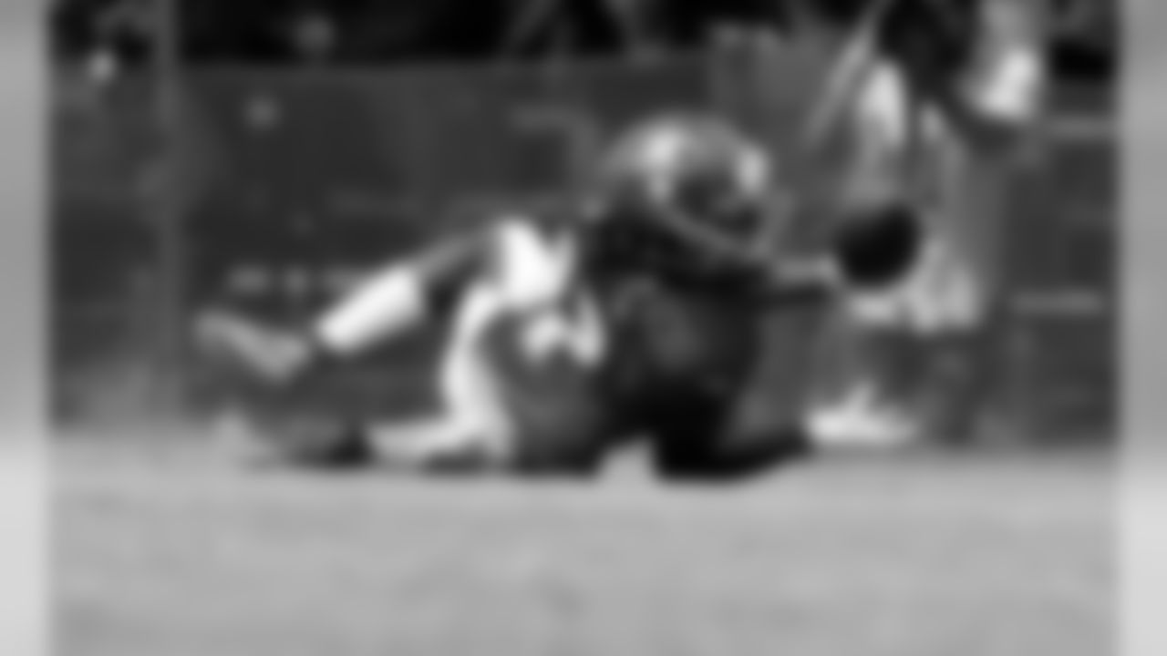 17 WR Donteea Dye