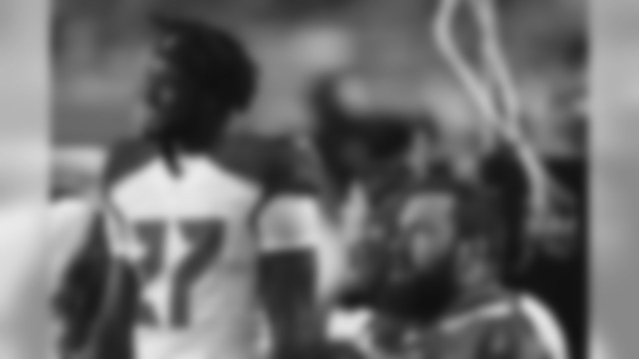 RB Ronald Jones #27