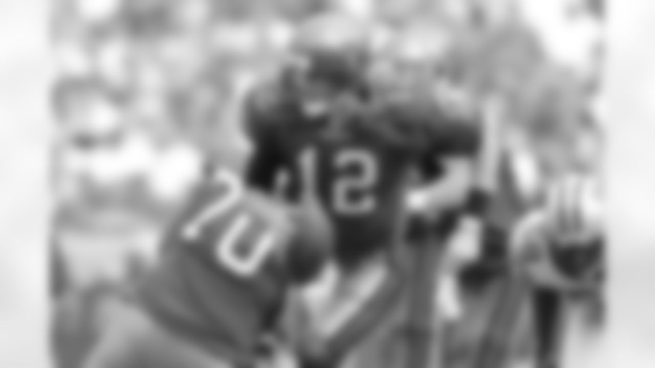 QB Luke McCown completed 21 of 28 passes for 236 yards and two touchdowns