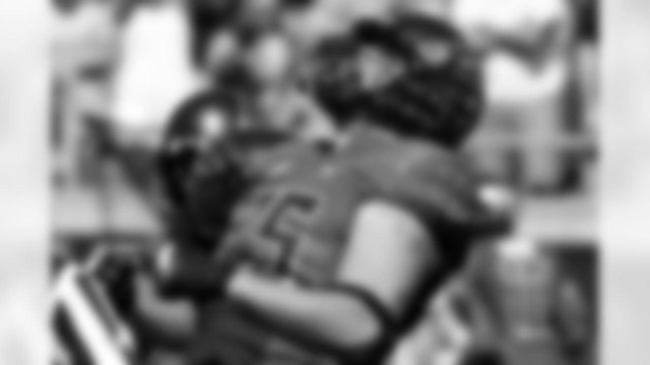 39. Jake Fisher, OT, Oregon
