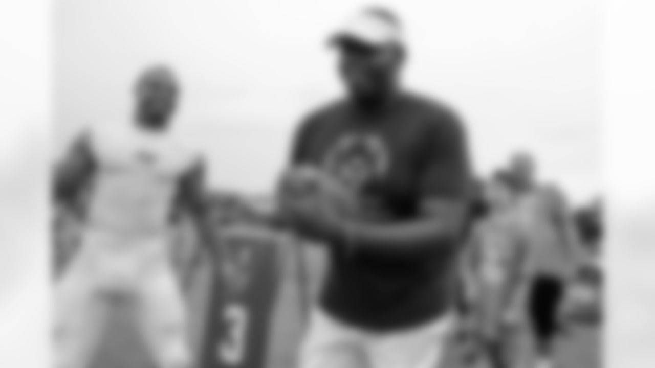 22 RB Doug Martin with Special Olympic Athlete