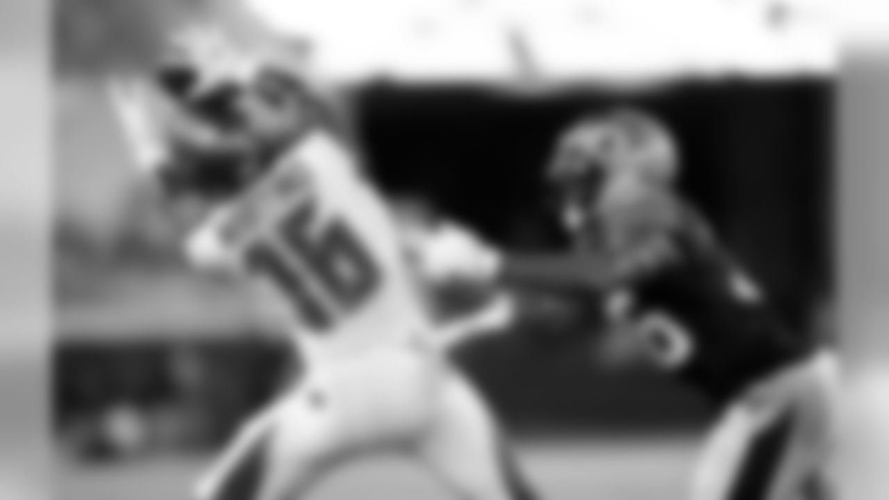 16 WR Freddie Martino