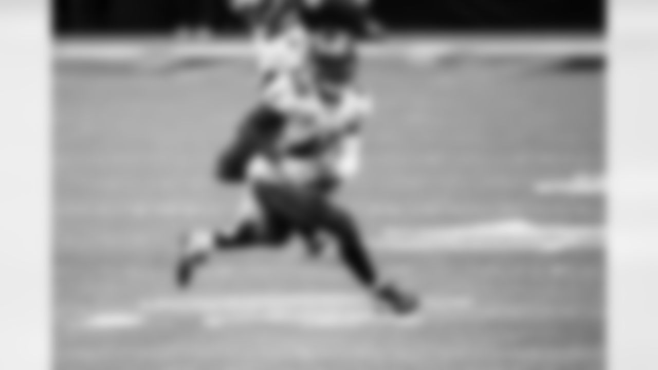 ILB Devin White