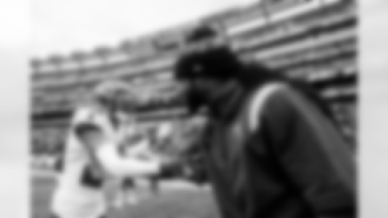 EAST RUTHERFORD, NJ - January 02, 2022 - Cornerback Carlton Davis #24 and Cornerback Richard Sherman #5 of the Tampa Bay Buccaneers before the game between the Tampa Bay Buccaneers and New York Jets at MetLife Stadium. The Buccaneers won the game, 28-24. Photo By Kyle Zedaker/Tampa Bay Buccaneers