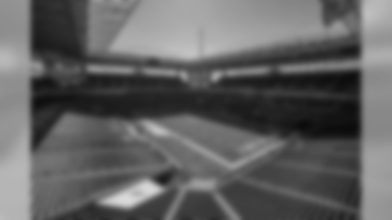 Bucs vs Dolphins