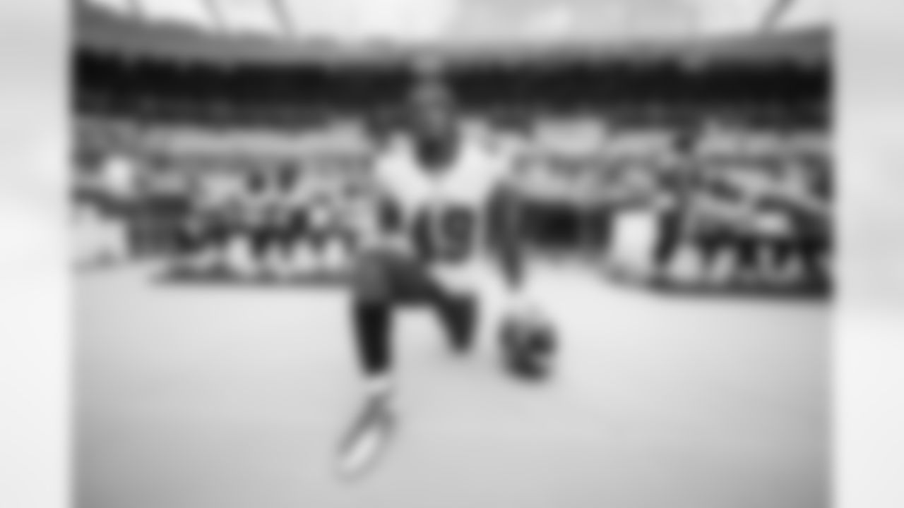 OLB Cam Gill