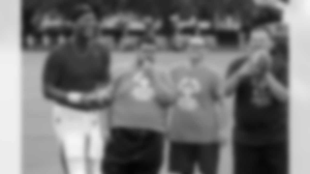 3 QB Jameis Winston with Special Olympic Athletes