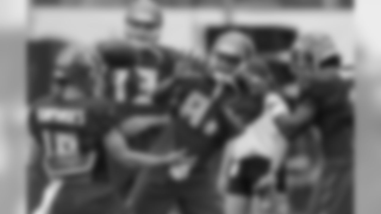 WR Derel Walker