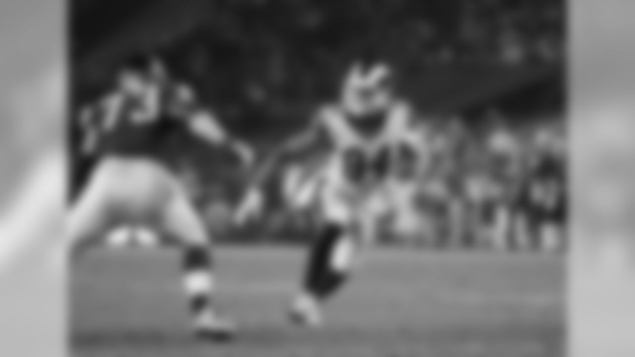 Los Angeles Rams linebacker Robert Quinn (94)