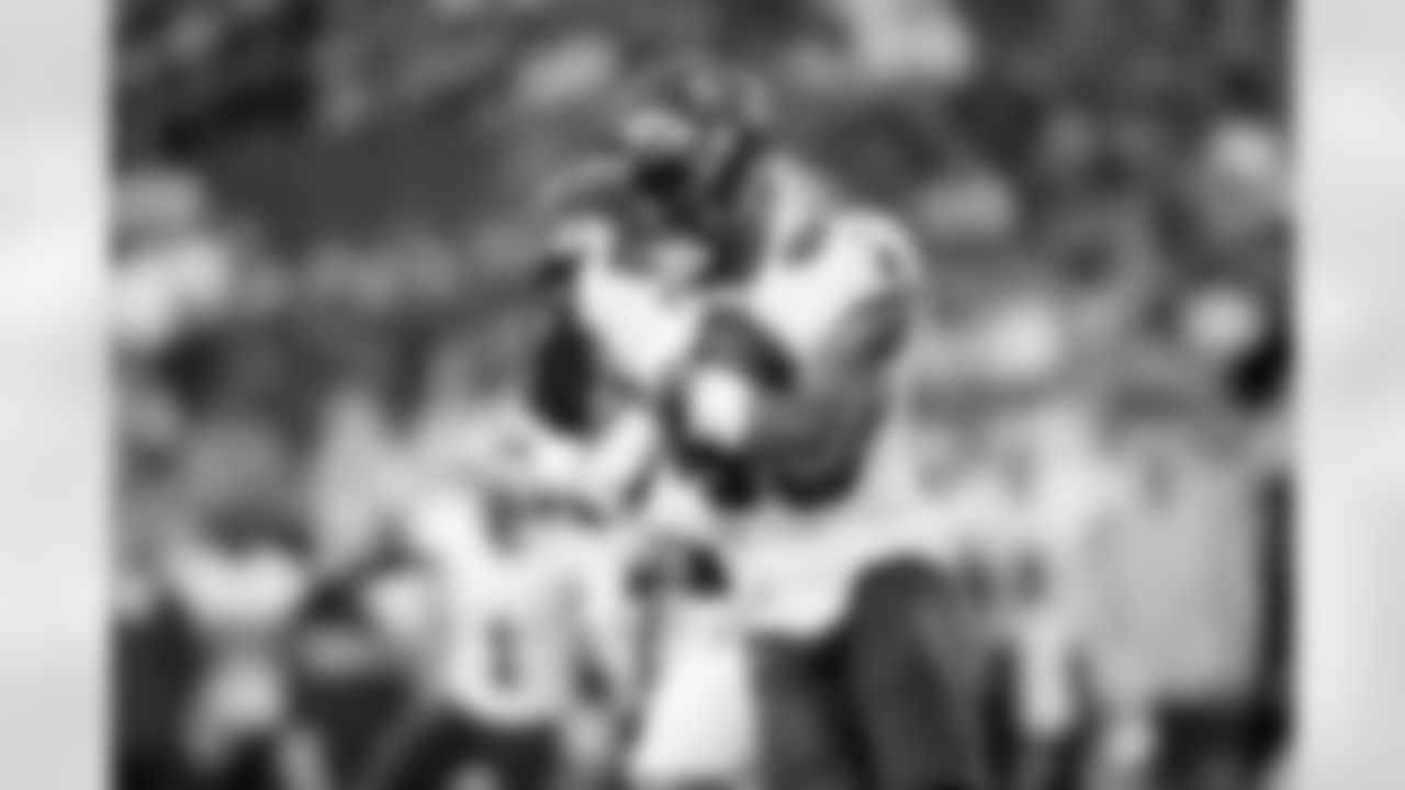 TE O.J. Howard