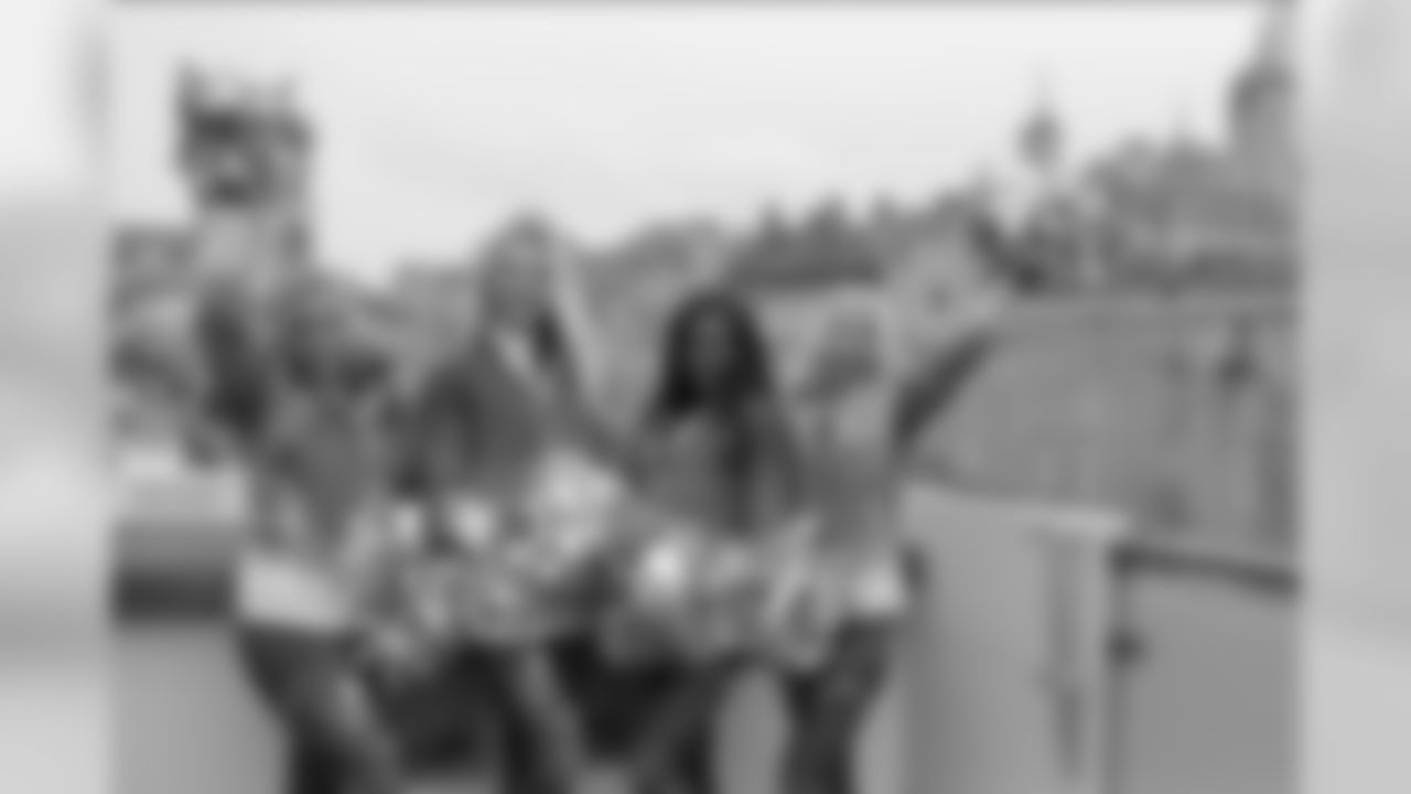 191012_MC_Bucs_Bus_0009