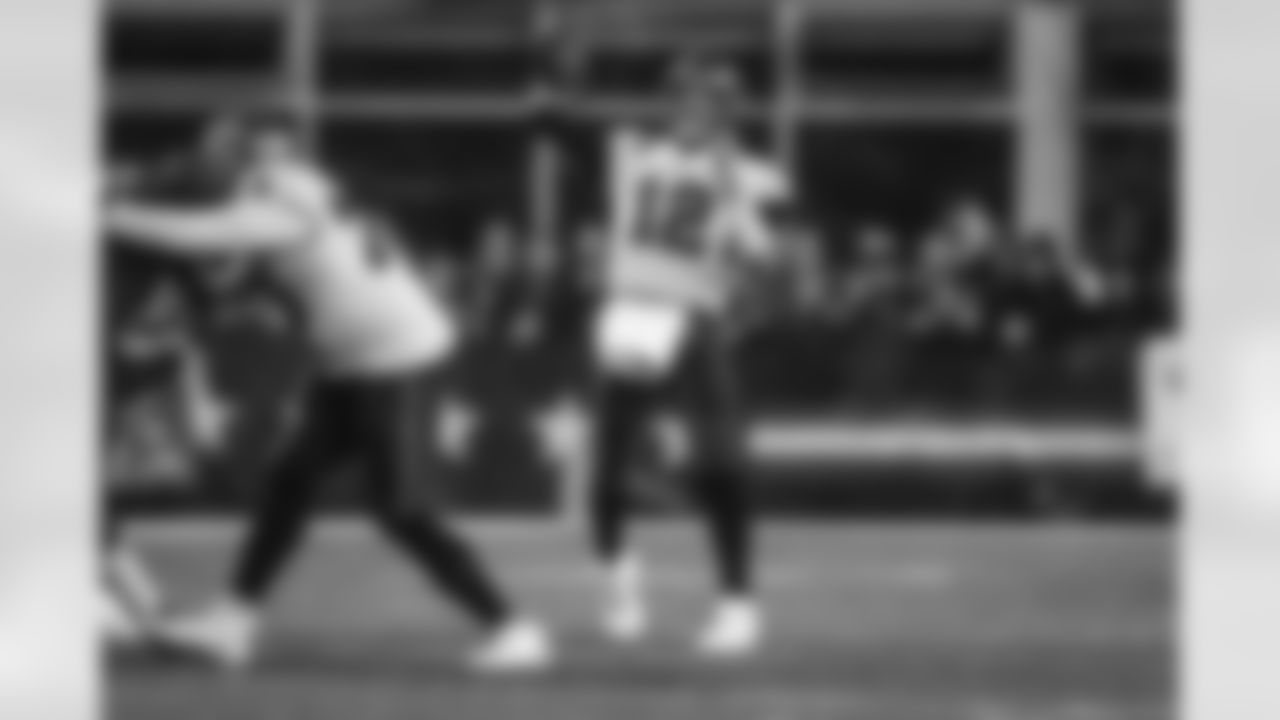 QB Tom Brady vs. Patriots