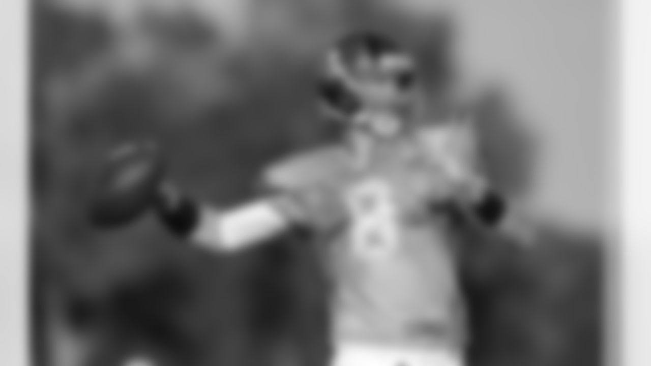 QB Mike Glennon #8
