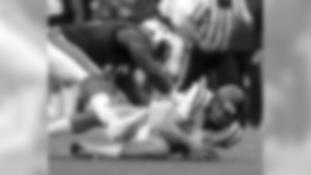 31- Falcons Carl Lawson - DE, Auburn