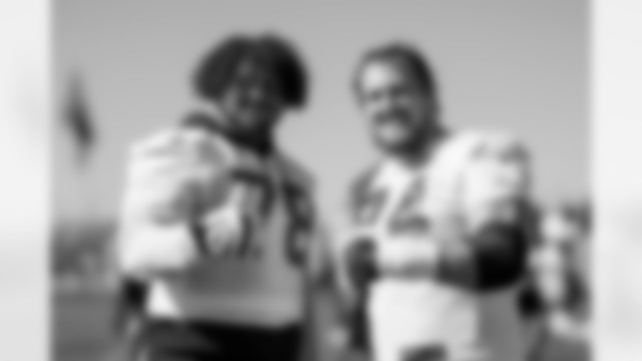 TAMPA, FL - DECEMBER 24, 2021 - Tackle Tristan Wirfs #78 and Guard Ali Marpet #74 of the Tampa Bay Buccaneers during practice at AdventHealth Training Center. Photo By Tori Richman/Tampa Bay Buccaneers