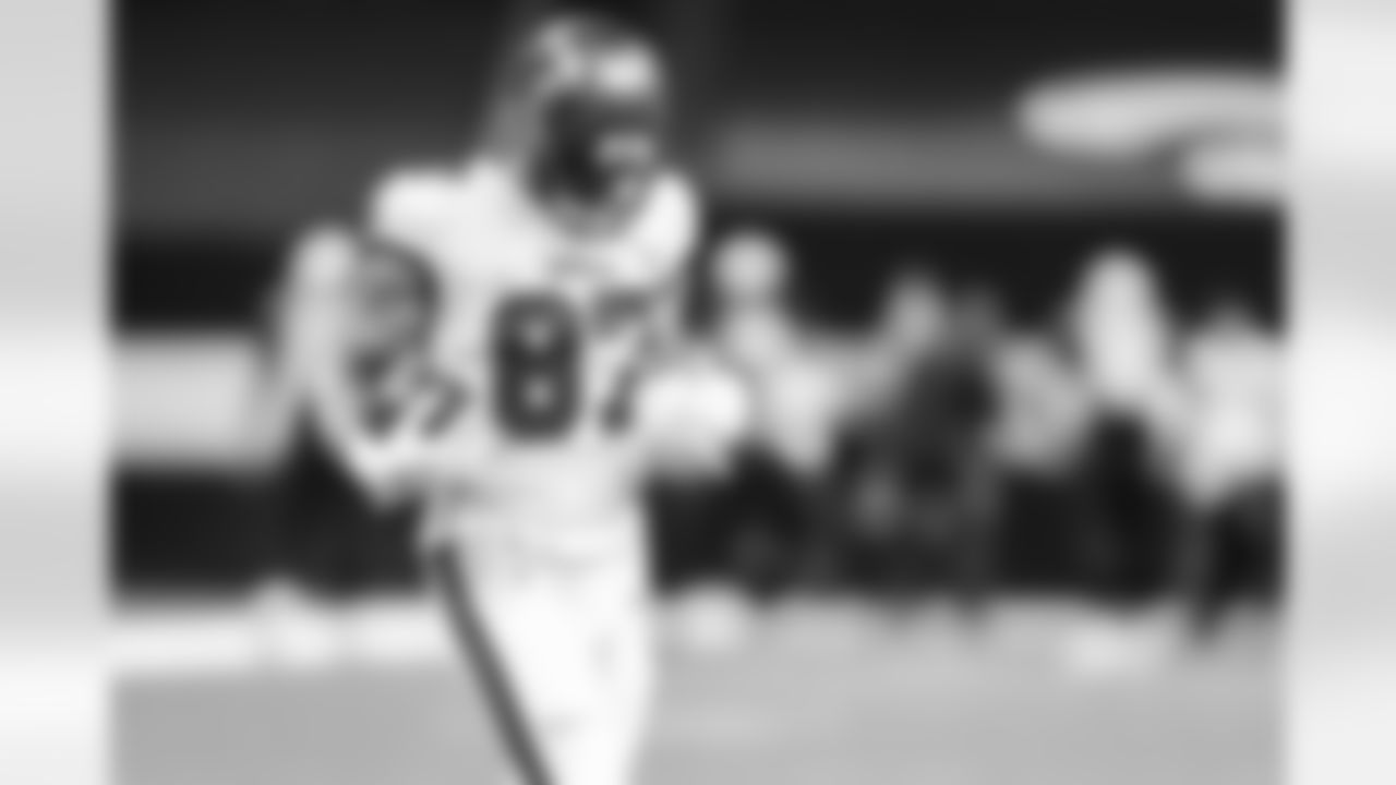 pregame_00063
