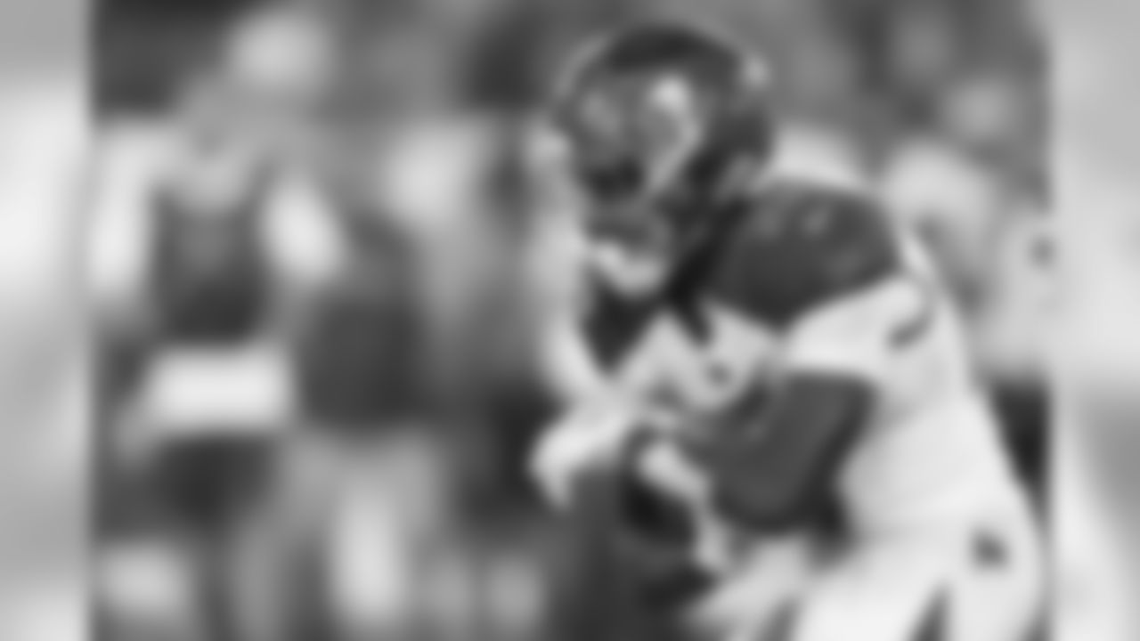RB Ronald Jones, No. 27