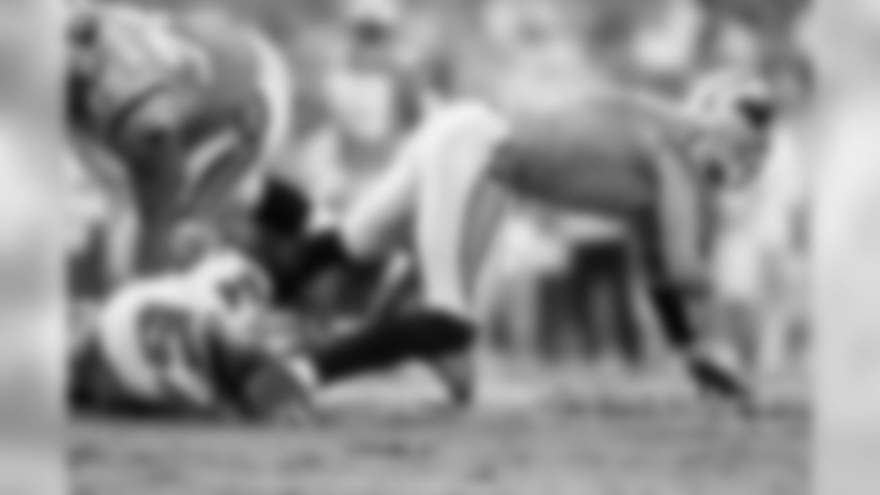 54 Patrick Chukwurah gets a sack in the fourth quarter
