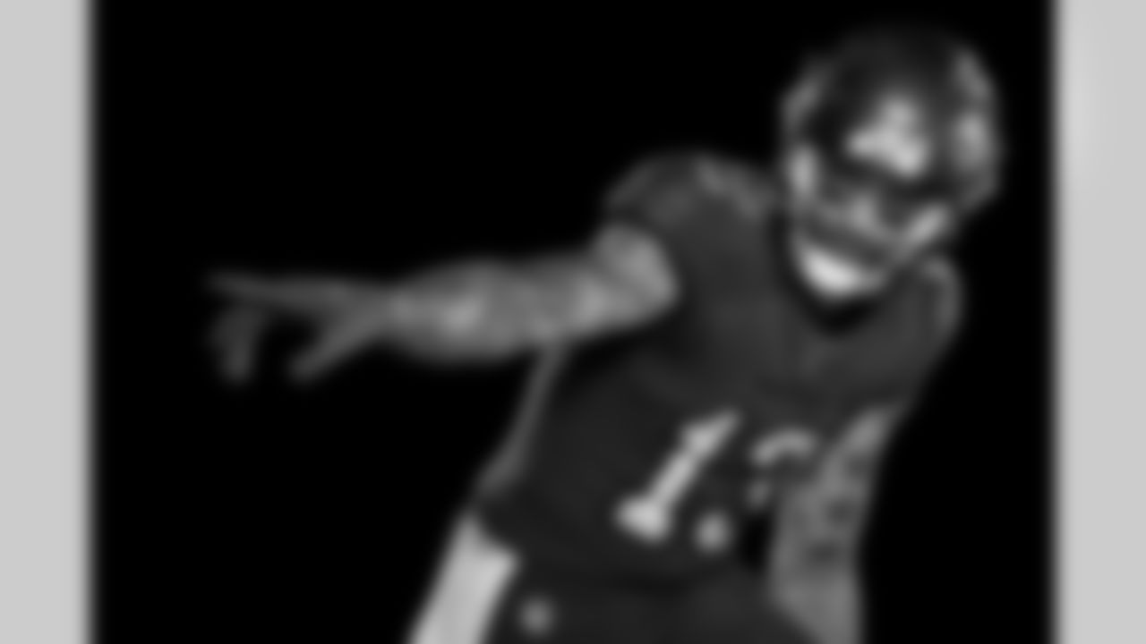 TAMPA, FL - June 06, 2021 - Wide Receiver Mike Evans #13 of the Tampa Bay Buccaneers during 2021 Asset Shoot. Photo By Kyle Zedaker/Tampa Bay Buccaneers