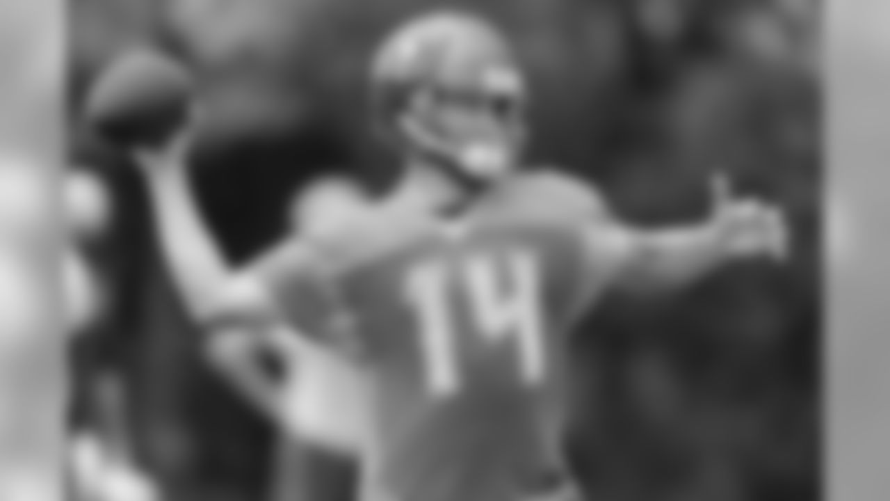 14 QB Ryan Fitzpatrick