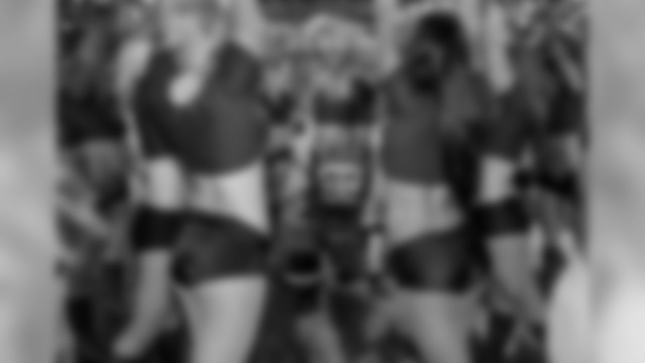 Captain Fear, Bucs Cheerleaders