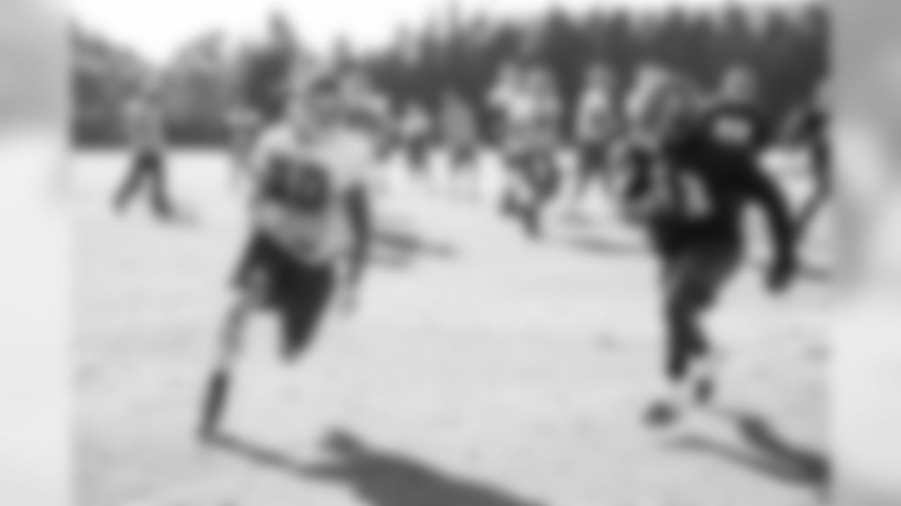 80 WR Myles White and #53 LB Adarius Glanton