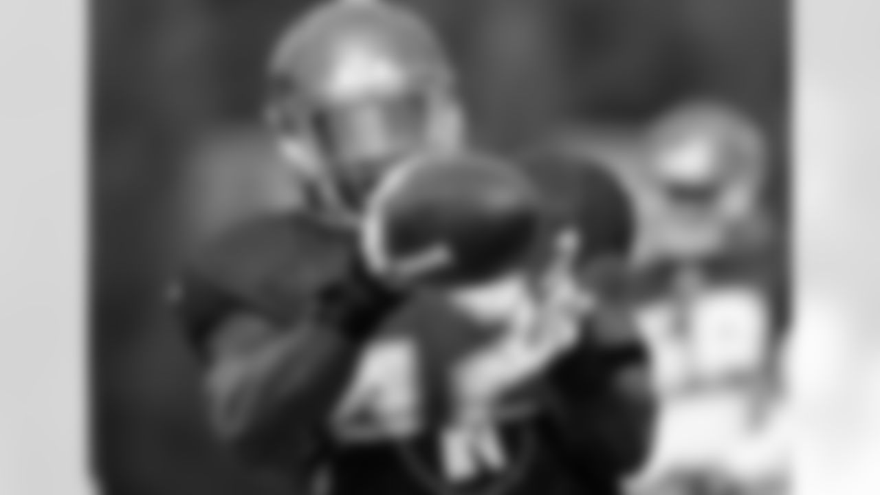 LB Jason Williams