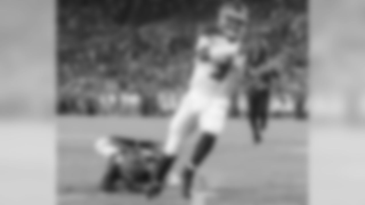 QB Jameis Winston