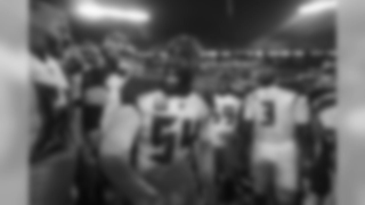 ILB Lavonte David, No. 54