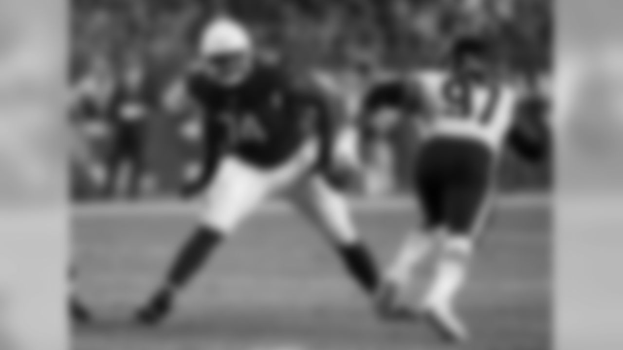 OT D.J. Humphries