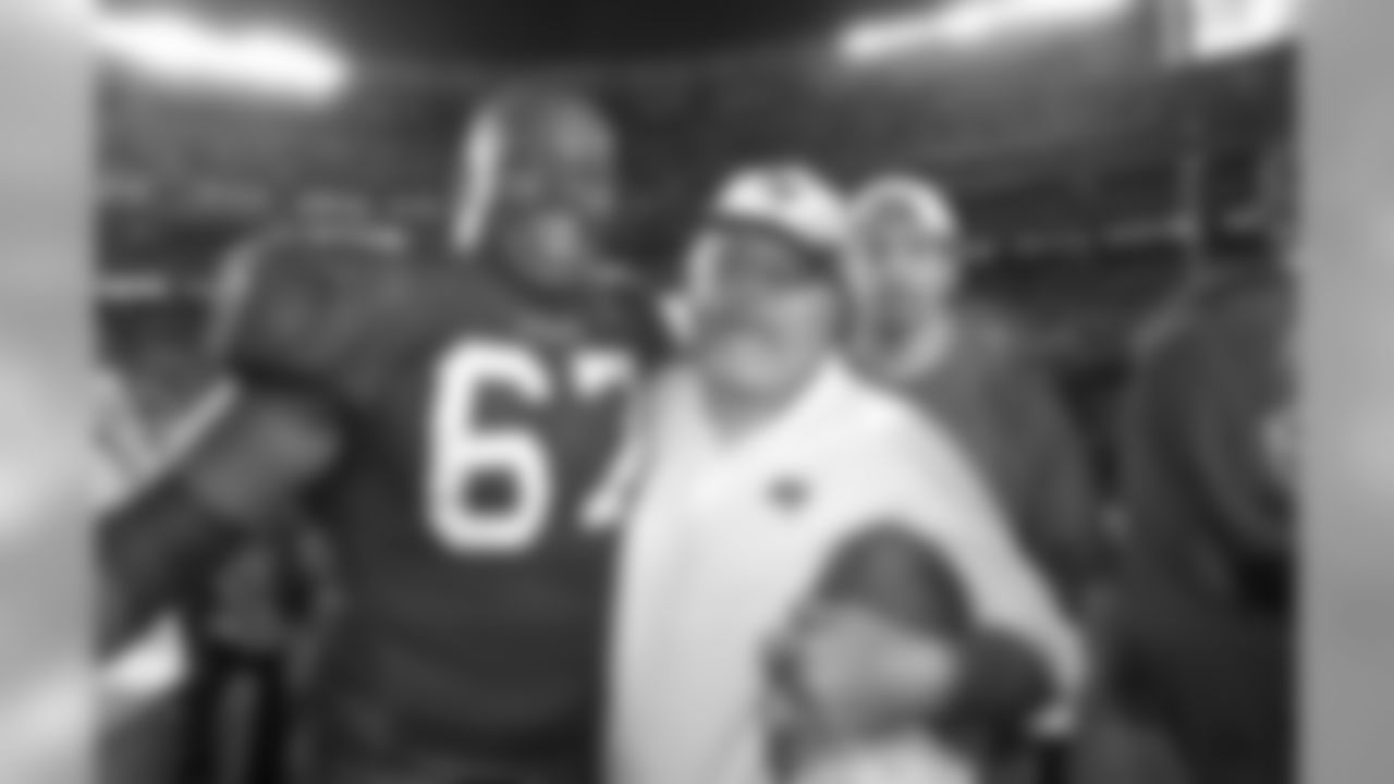 The Bucs traded up to land Walker in 2001, but he had a rough season at left tackle as a rookie. He moved to right tackle in 2002 and ended up as a starter on a Super Bowl-winning team. That and 73 career starts keeps him from getting the bust label, but his level of play rarely lived up to the expectations of a 14th-overall selection.