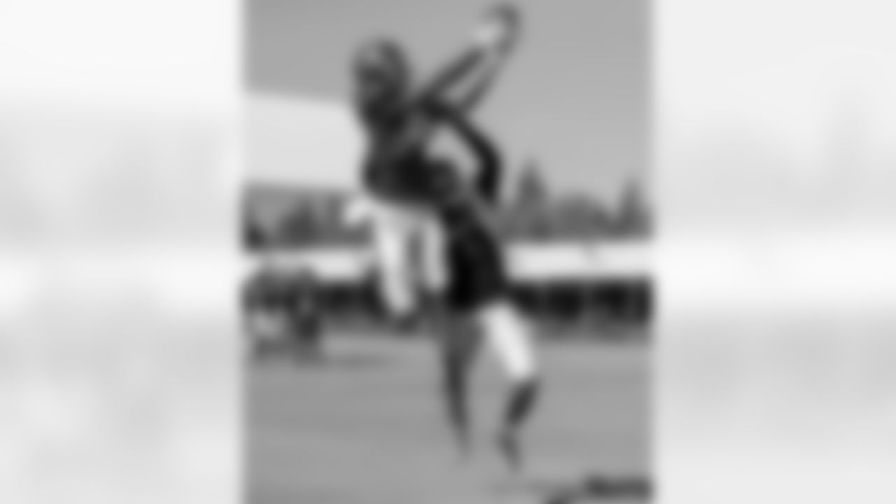 WR Derel Walker
