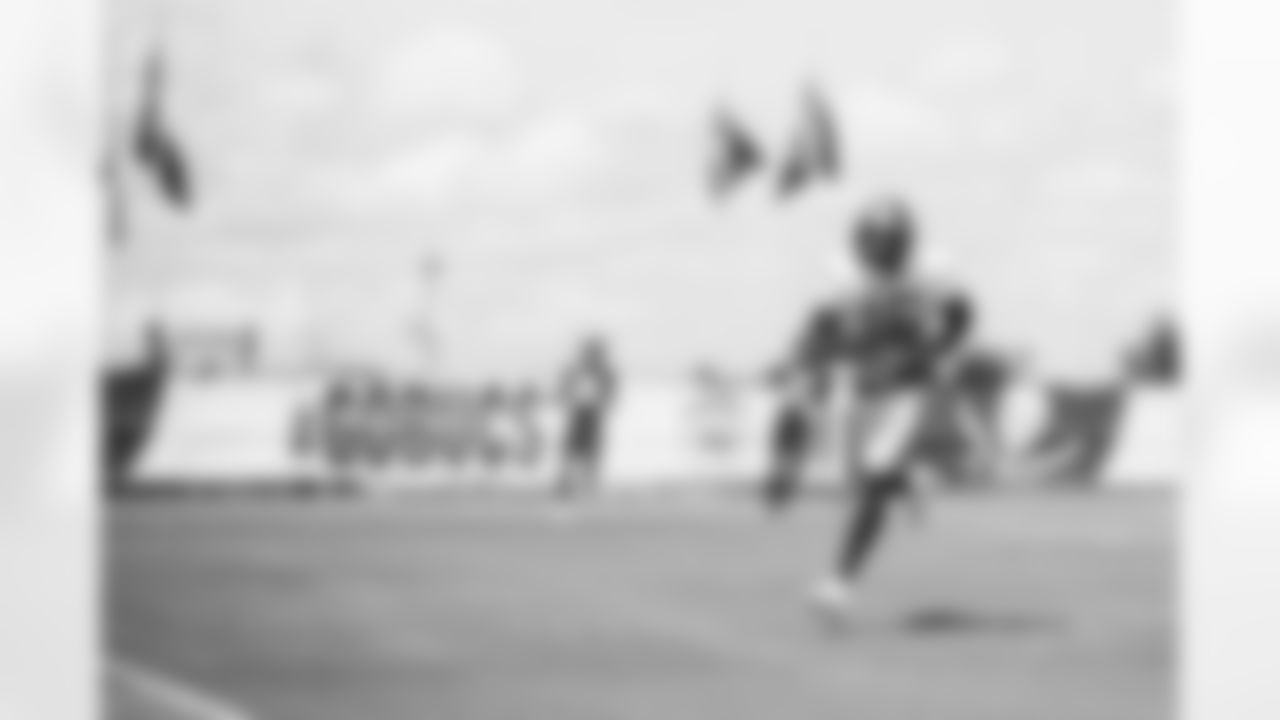 TAMPA, FL - September 15, 2022 - Wide Receiver Breshad Perriman #16 of the Tampa Bay Buccaneers during practice at AdventHealth Training Center. Photo By Tori Richman/Tampa Bay Buccaneers