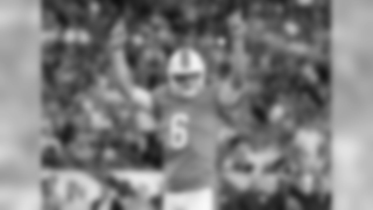 QB Jay Cutler