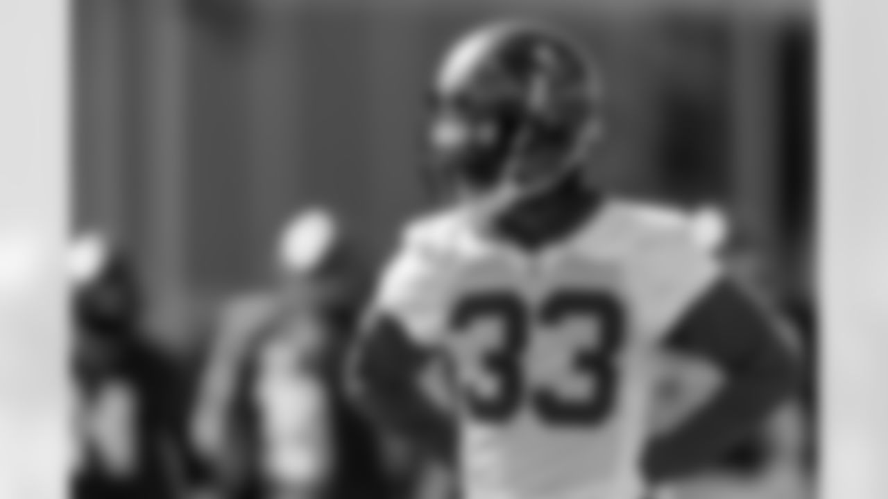 TAMPA, FL - December 02, 2022 - Cornerback Ryan Smith #33 of the Tampa Bay Buccaneers during practice at AdventHealth Training Center. Photo By Tori Richman/Tampa Bay Buccaneers