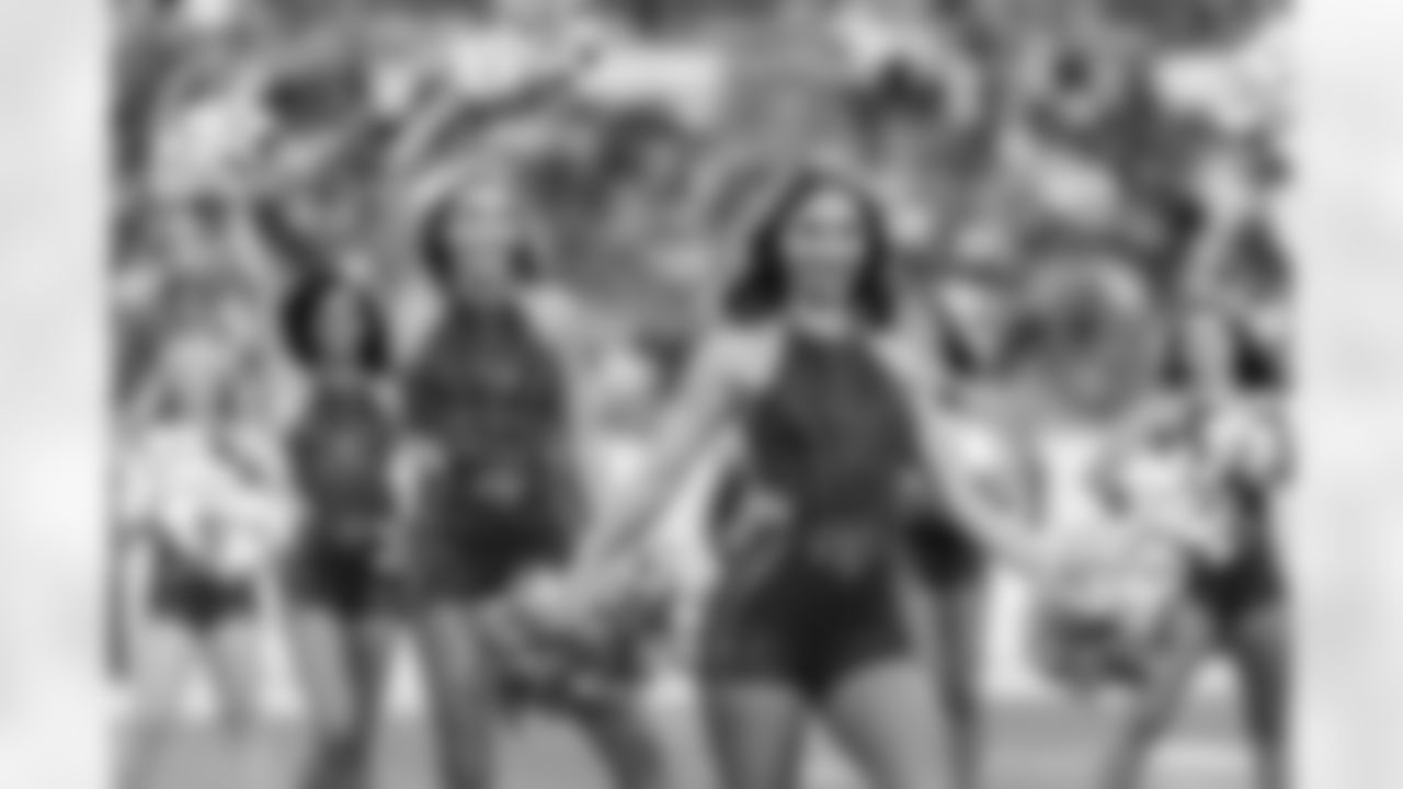 TAMPA, FL - September 25, 2023 - Tampa Bay Buccaneers Cheerleaders during the game between the Philadelphia Eagles and Tampa Bay Buccaneers. The Bucs lost the game, 25-11. Photo By Tori Richman/Tampa Bay Buccaneers