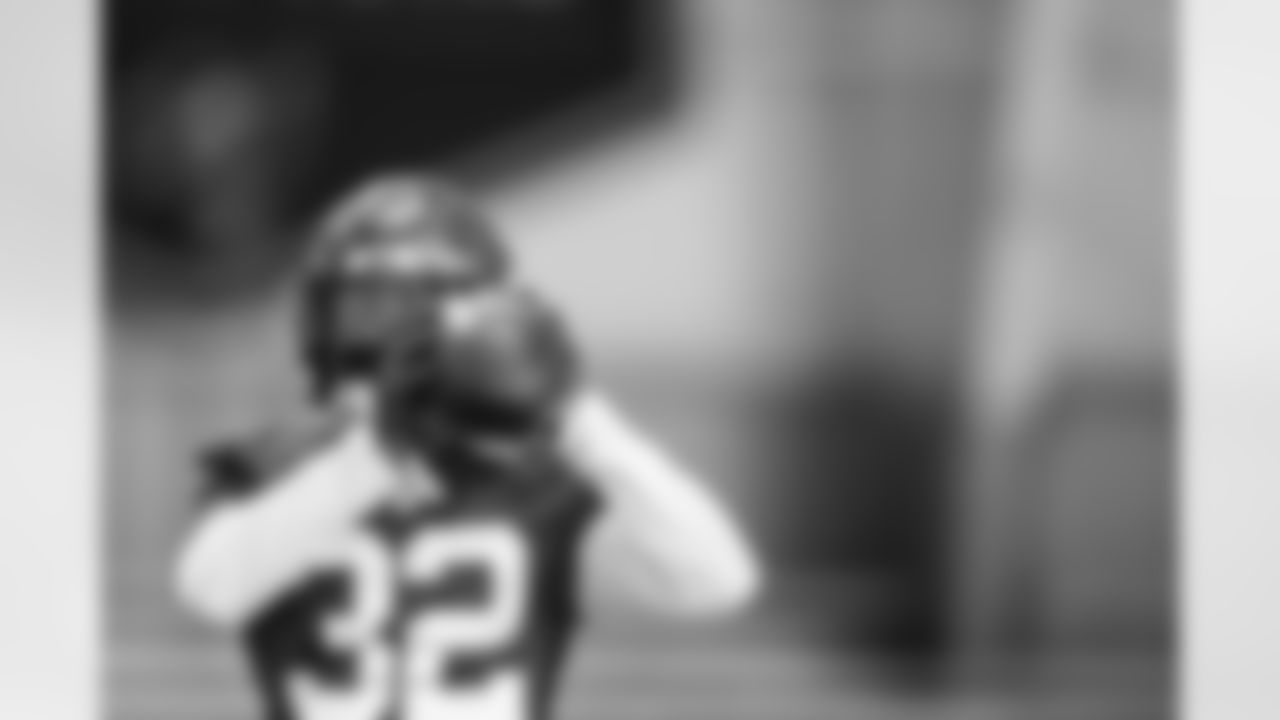 TAMPA, FL - AUGUST 25, 2021 - Safety Mike Edwards #32 of the Tampa Bay Buccaneers during practice at AdventHealth Training Center. Photo By Tori Richman/Tampa Bay Buccaneers