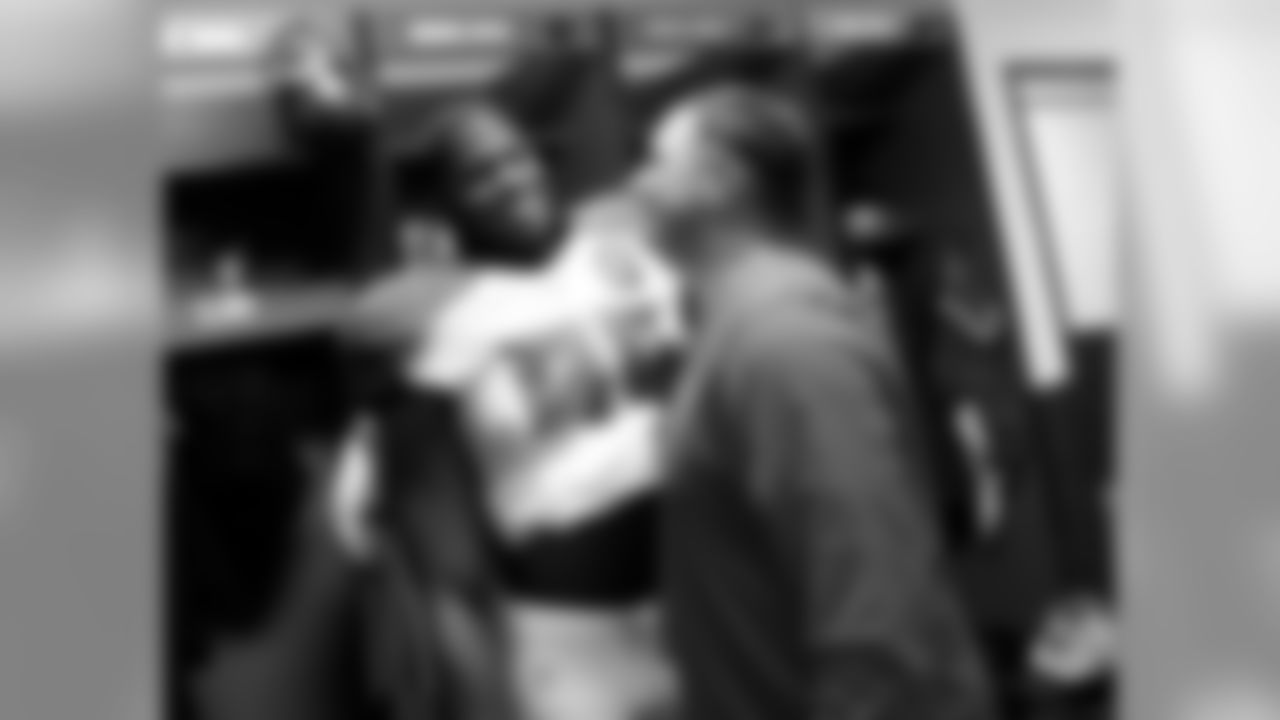 DE Howard Jones, Coach Cullen