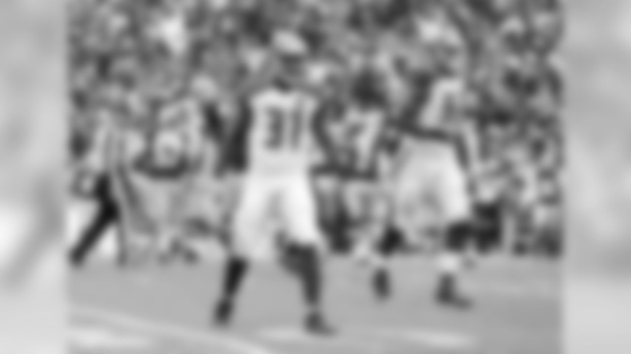 Wright finished the game with nine tackles.