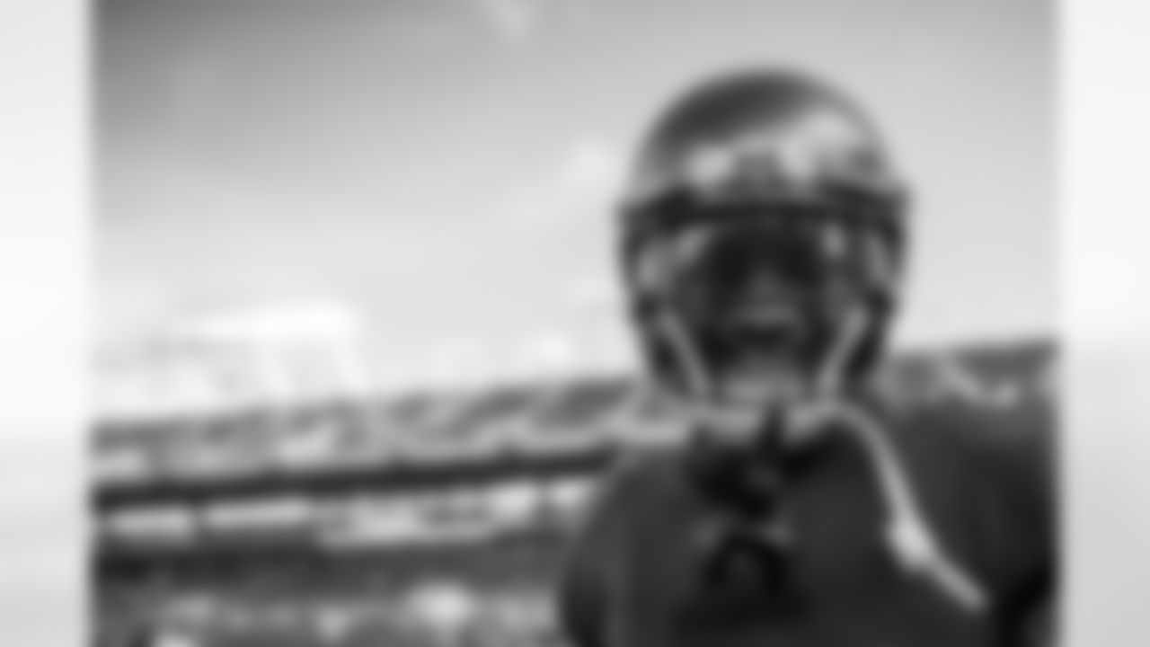 TAMPA, FL - DECEMBER 13, 2020 - Cornerback Carlton Davis #24 of the Tampa Bay Buccaneers before the game between the Minnesota Vikings and Tampa Bay Buccaneers at Raymond James Stadium. The Buccaneers won the game, 26-14. Photo By Kyle Zedaker/Tampa Bay Buccaneers