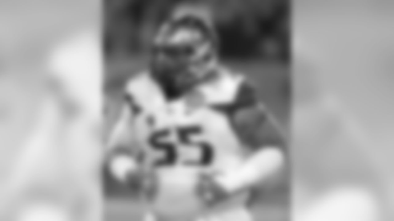 Washington defensive lineman Danny Shelton (55) in the first half during the Cactus Bowl NCAA college football game against Oklahoma State, Friday, Jan. 2, 2015, in Tempe, Ariz. (AP Photo/Rick Scuteri)