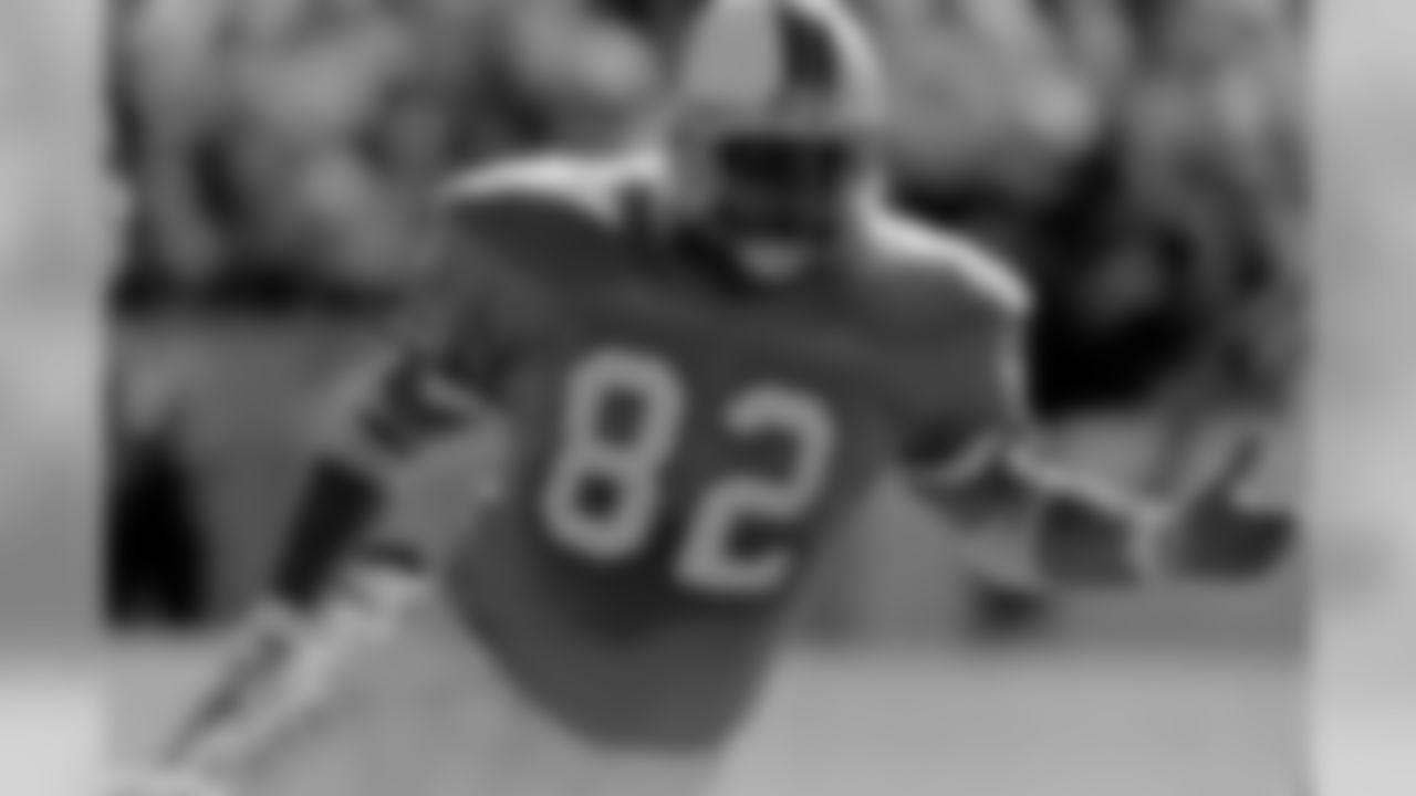 TE Ron Hall