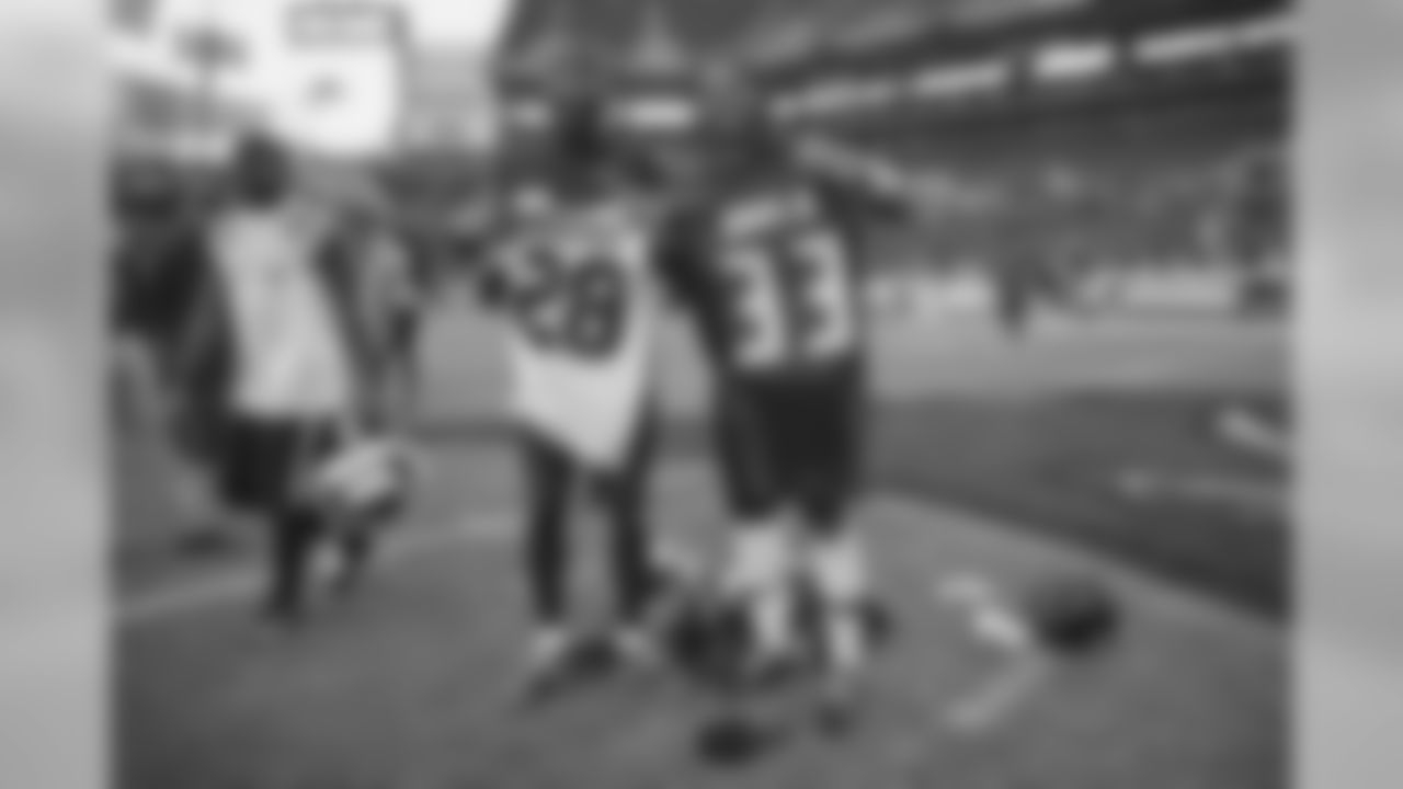 CB Carlton Davis, No. 33