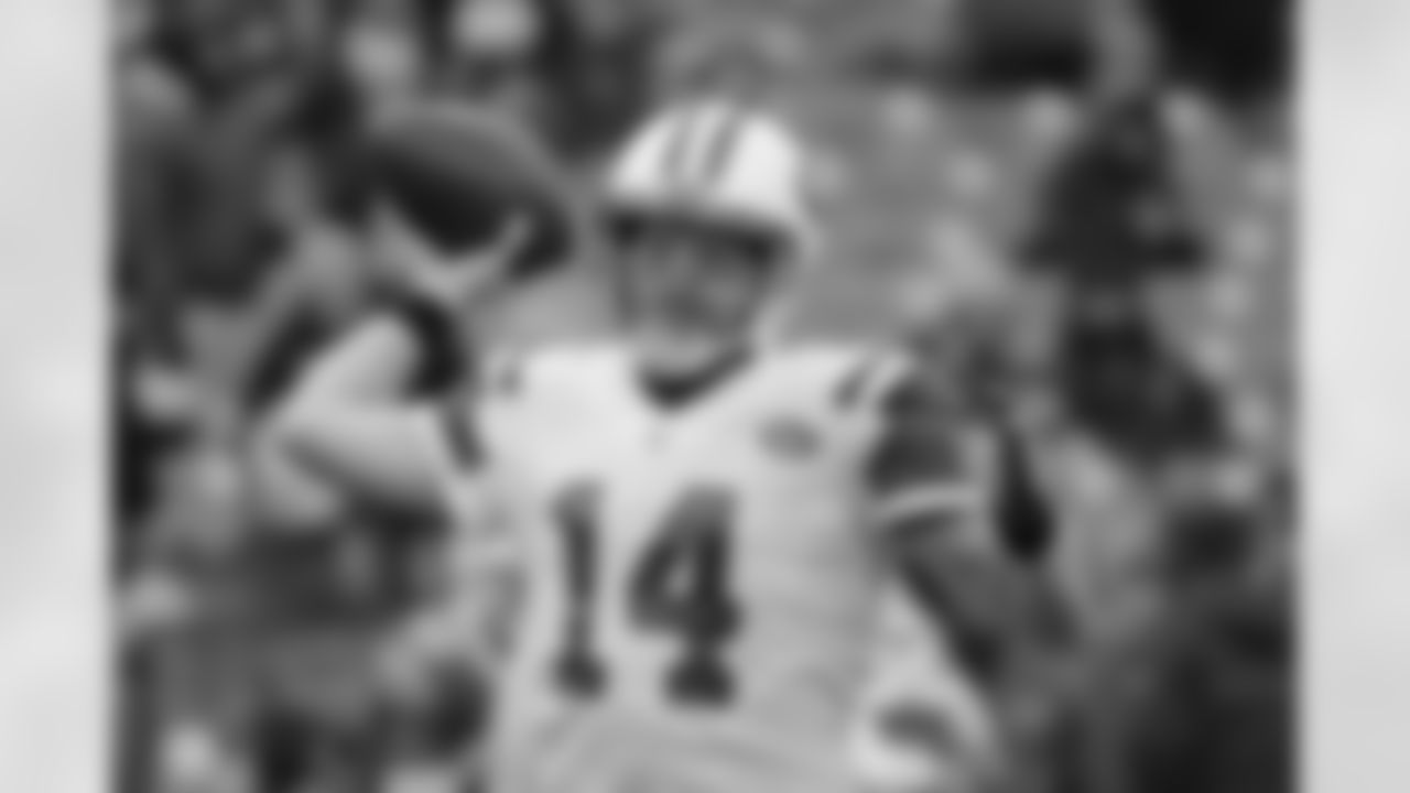 QB Ryan Fitzpatrick