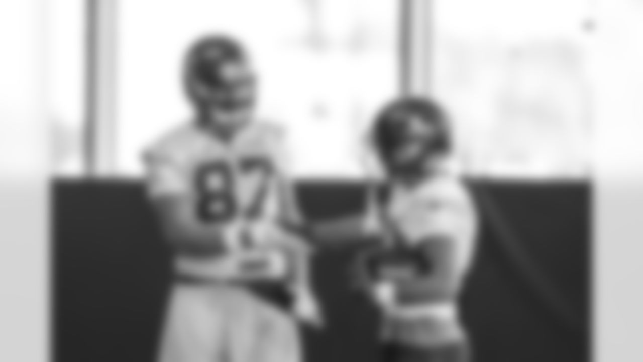 TAMPA, FL - OCTOBER 14, 2020 - Tight End Rob Gronkowski #87 and Wide Receiver Scotty Miller #10 of the Tampa Bay Buccaneers during practice at AdventHealth Training Center. Photo By Kyle Zedaker/Tampa Bay Buccaneers