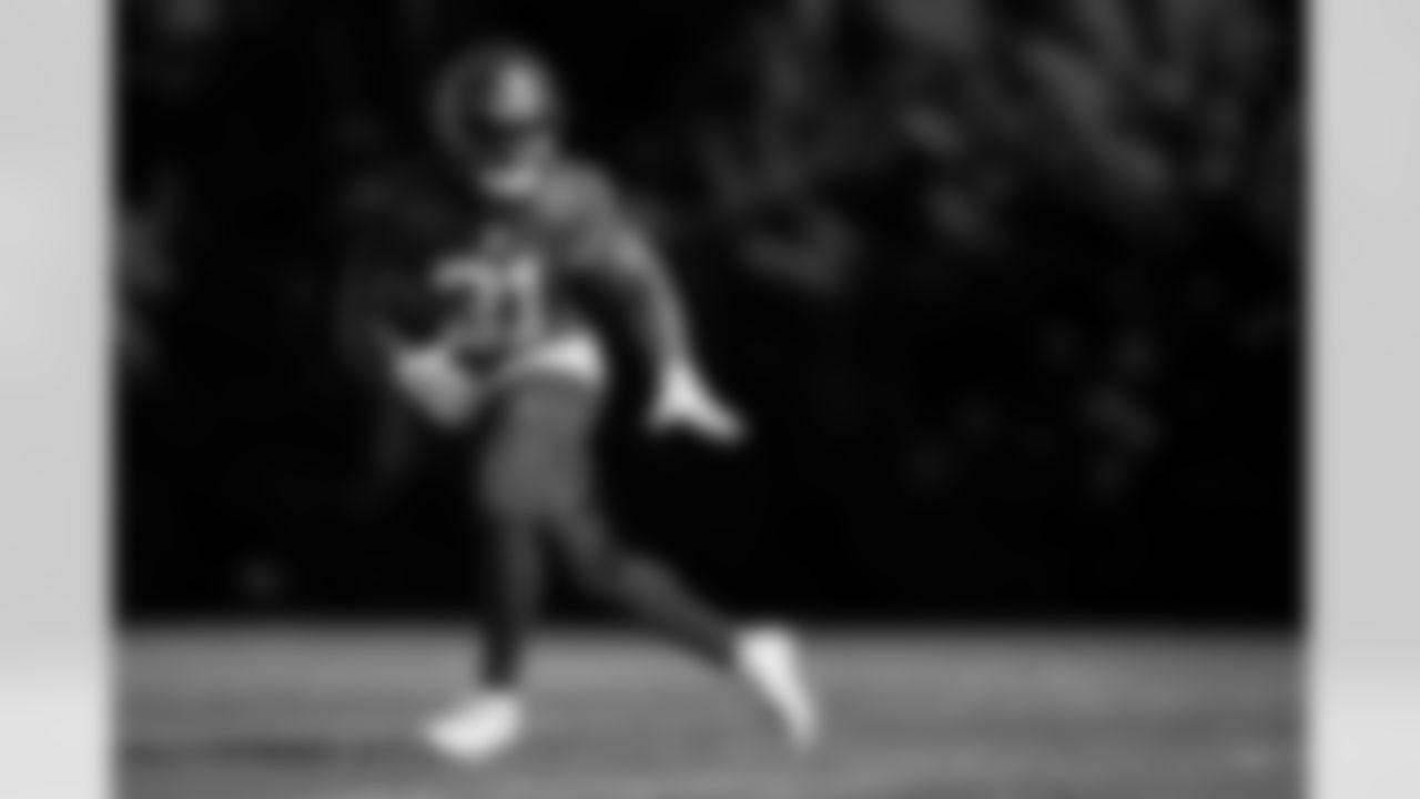 TAMPA, FL - November 11, 2021 - Safety Antoine Winfield Jr. #31 of the Tampa Bay Buccaneers during practice at AdventHealth Training Center. Photo By Kyle Zedaker/Tampa Bay Buccaneers