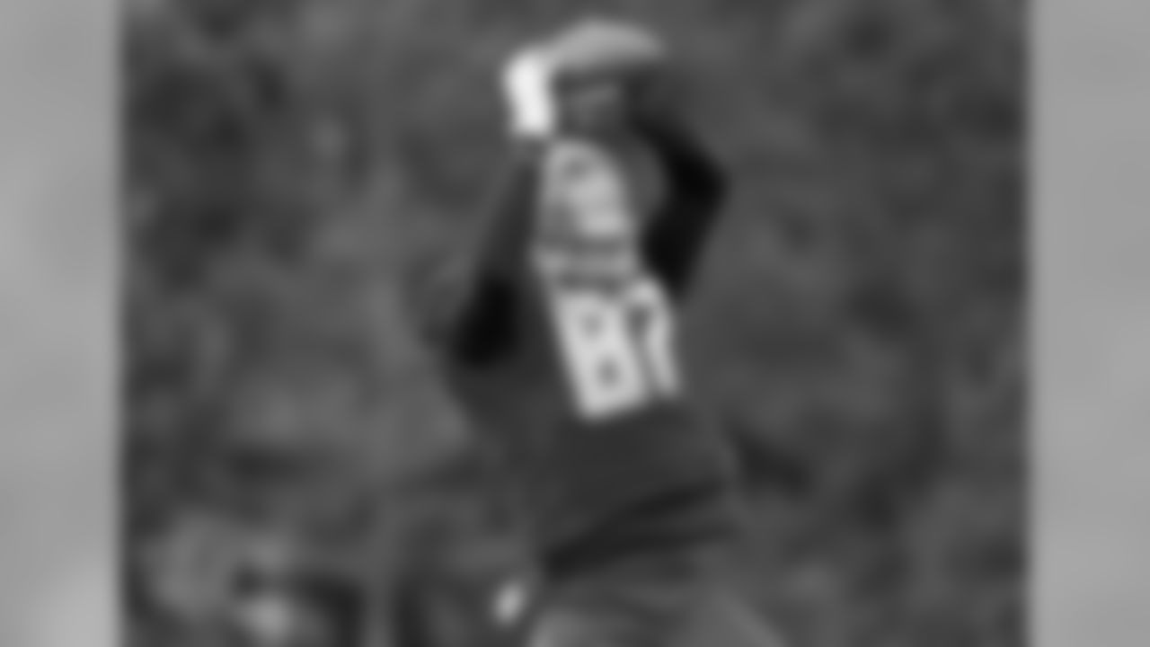 TE Austin Seferian-Jenkins