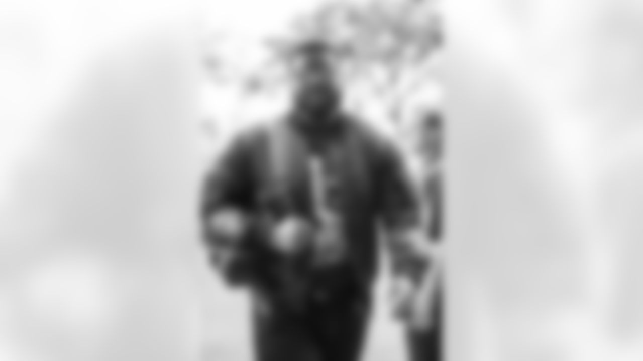 77 OL Caleb Benenoch