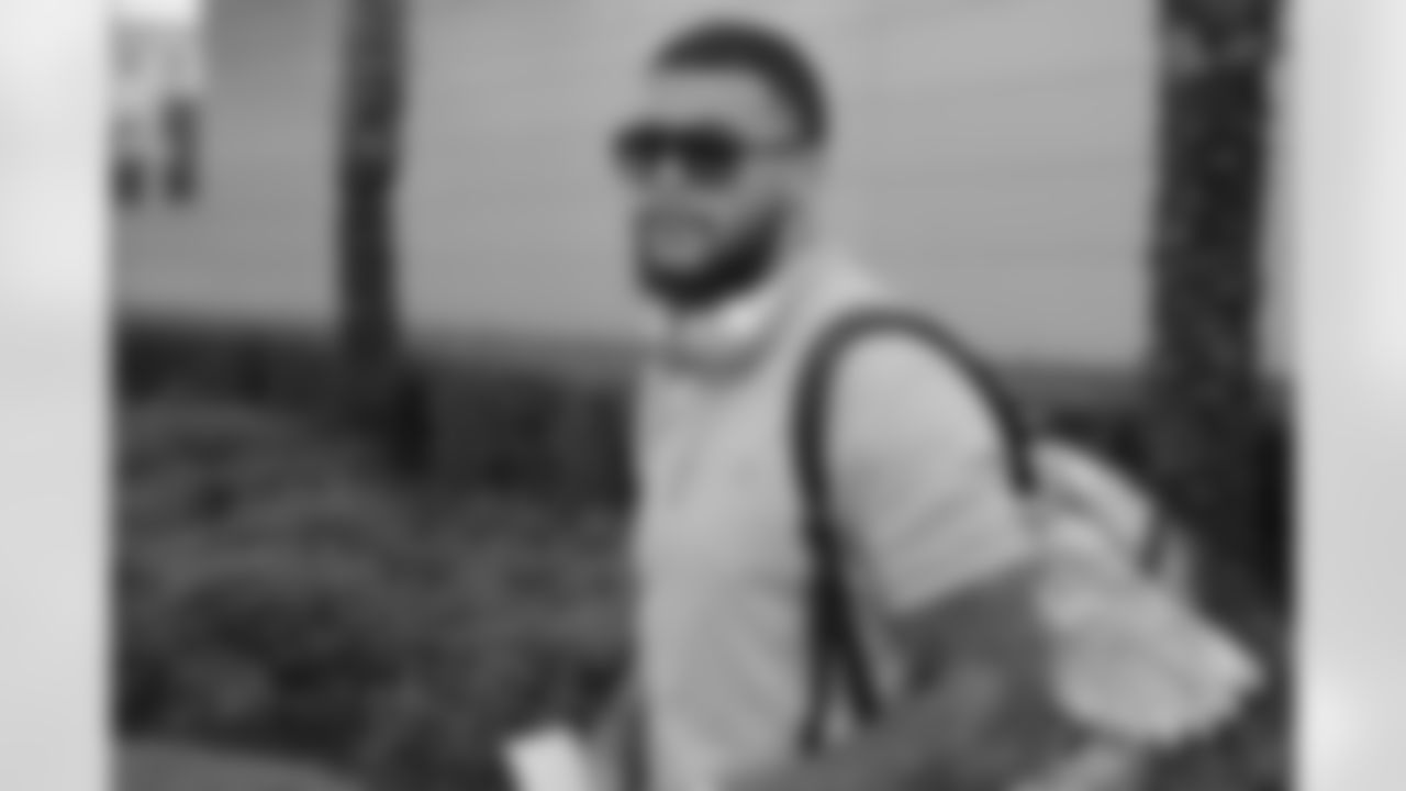 WR Mike Evans