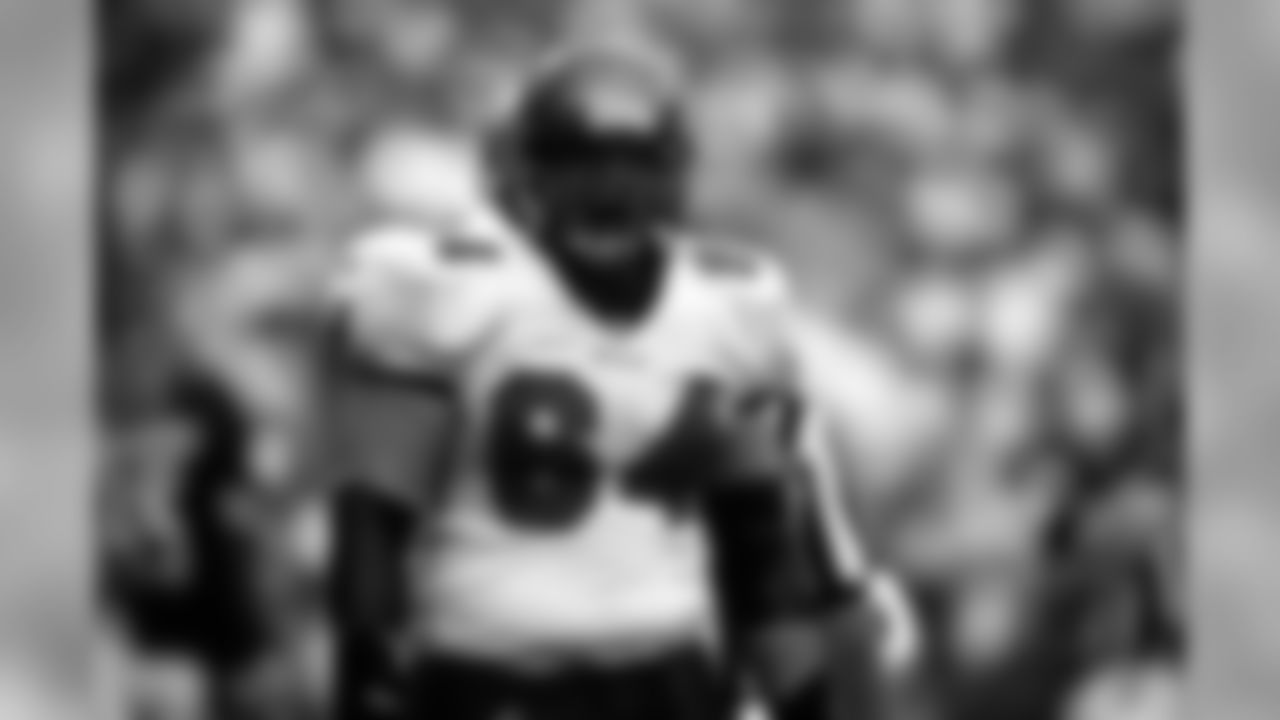 Jorge Diaz #64 of the Tampa Bay Buccaneers against the Chicago Bears at Raymond James Stadium on September 20, 1998 in Tampa, Florida.
